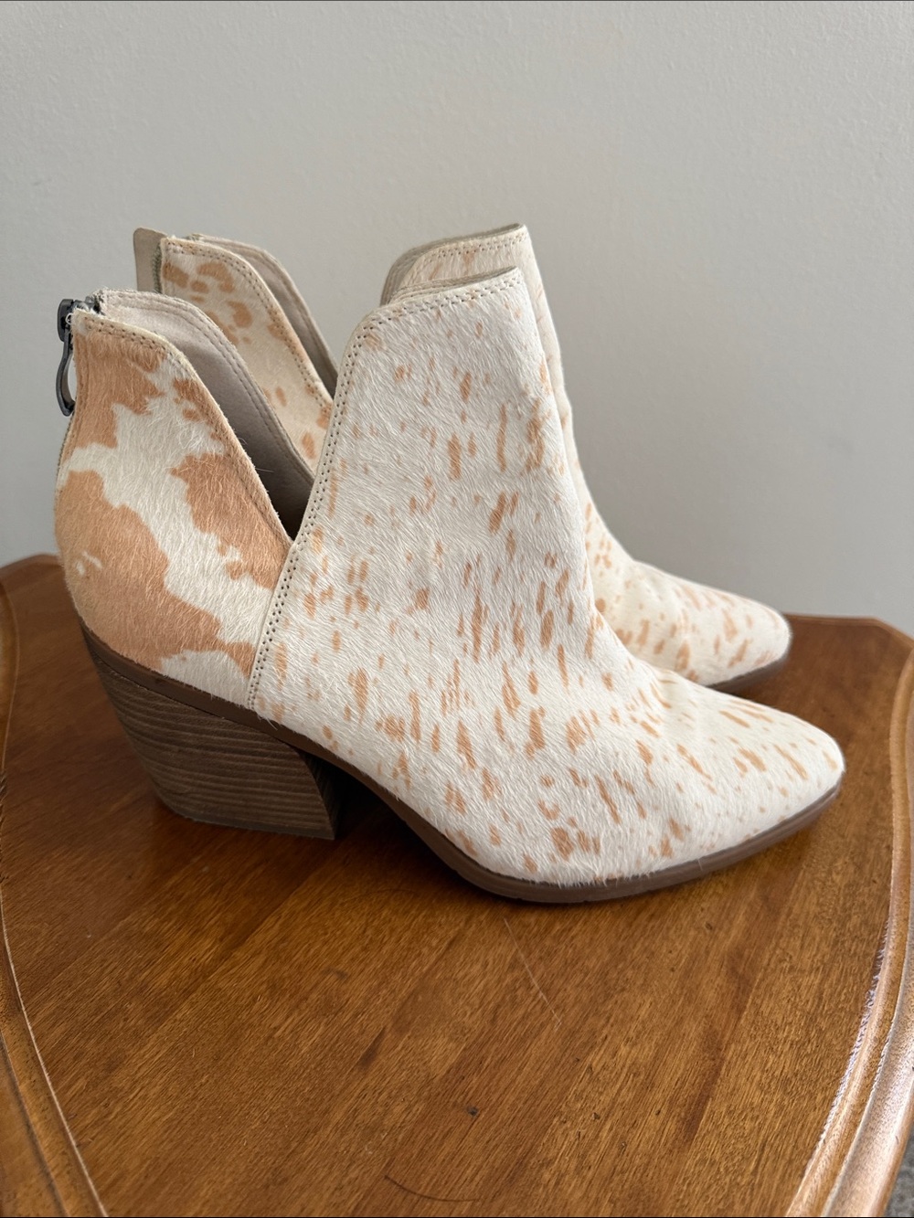 Michael Shannon Cream and Tan Cowhide Ankle Booties